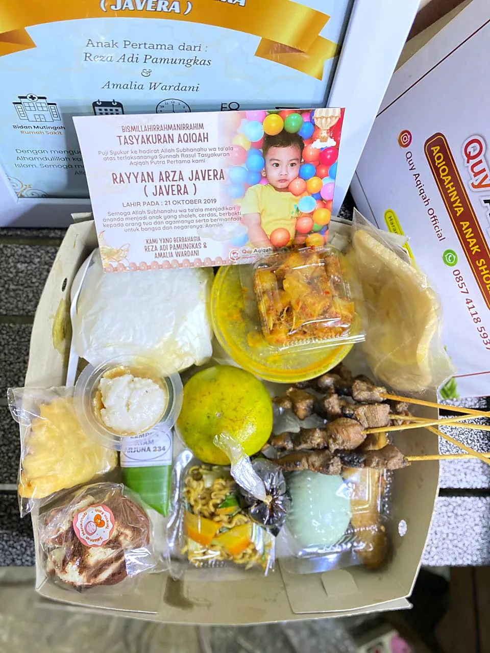 Foto asli paket aqiqah Quy Aqiqah lengkap dengan nasi, sate, gulai, sayur, dan kemasan